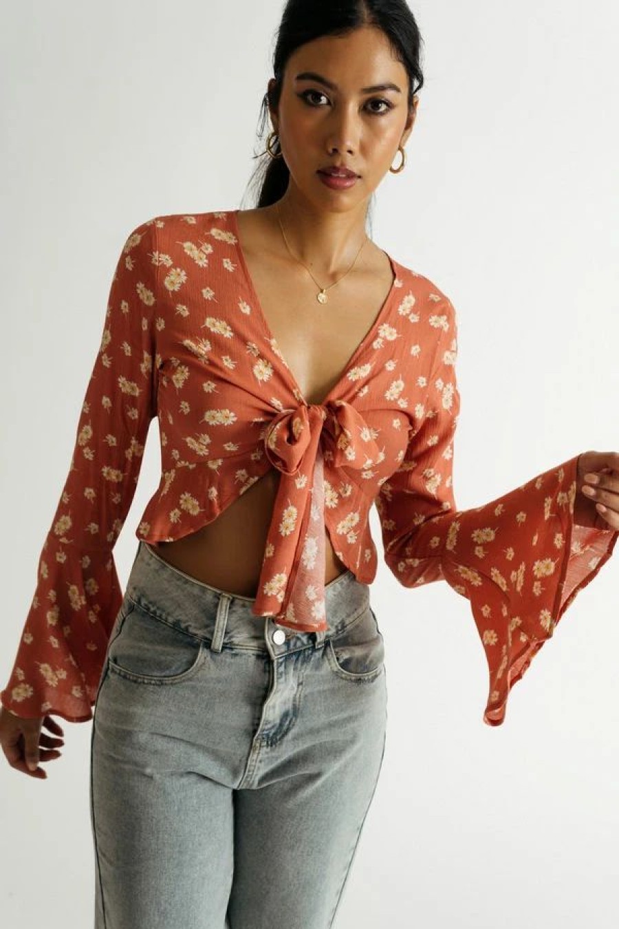 * Tobi Harper Red Brown Daisy Long Sleeve Crop Top | Crop Tops