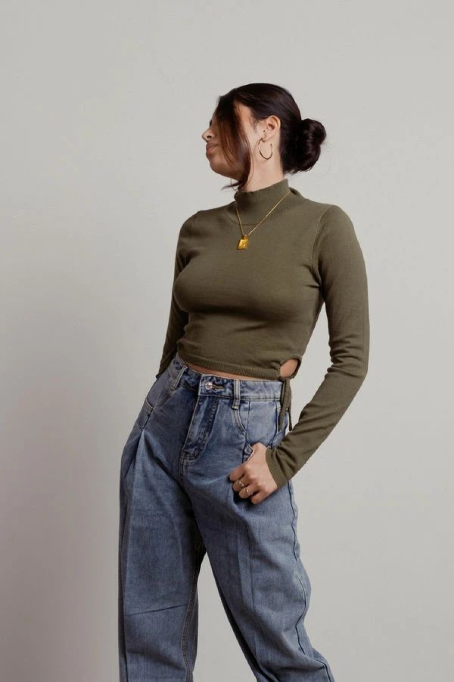 * Tobi Brooklyn Olive Side Cutout Tie Mock Neck Crop Top | Crop Tops