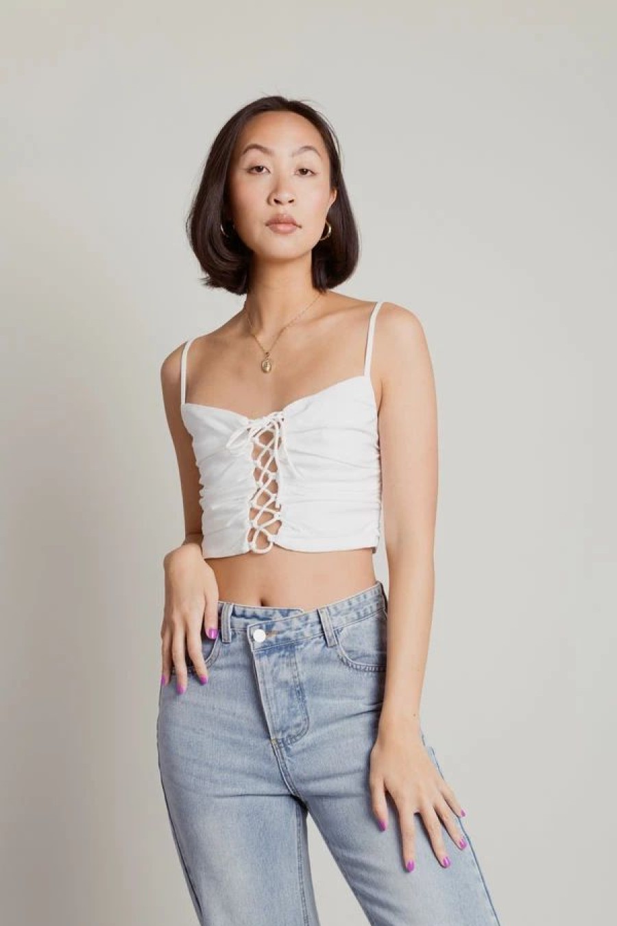 * Tobi Therese Off White Lace Up Crop Tank Top | Crop Tops