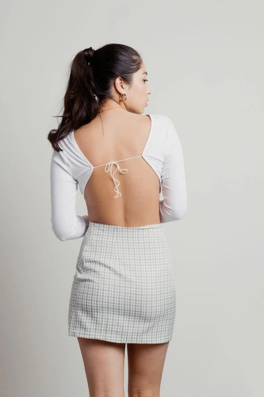 * Tobi Rumi Off White Open Back Long Sleeve Crop Top | Crop Tops