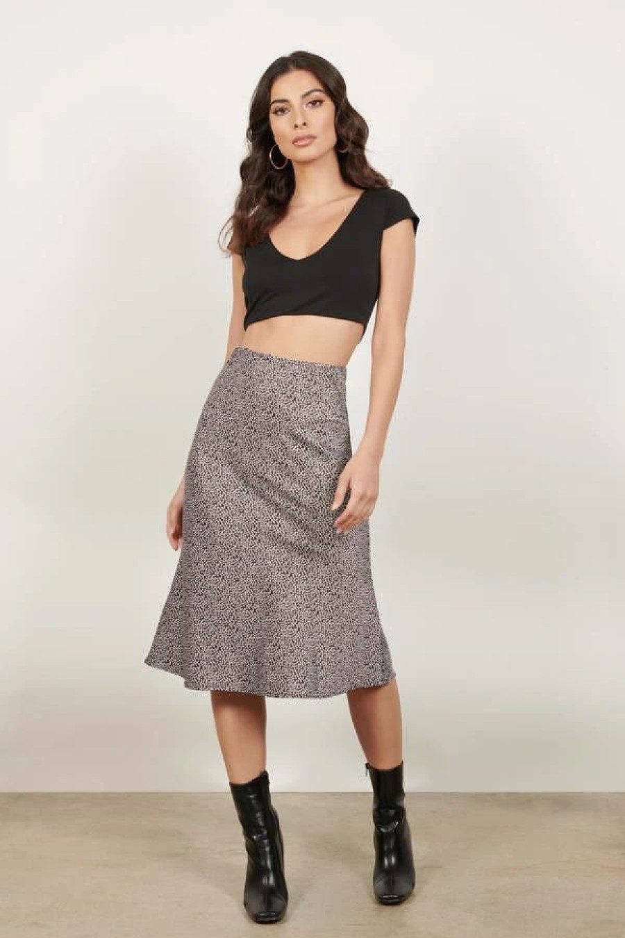 * Tobi No Cares Black V-Neck Crop Top | Crop Tops